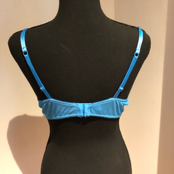 Unique blue color bra size 38B - Picture 4 of 9